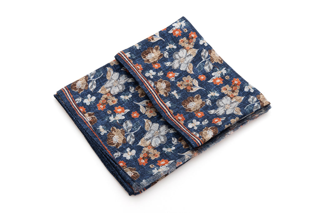 Reversible blue scarf with pure silk pattern