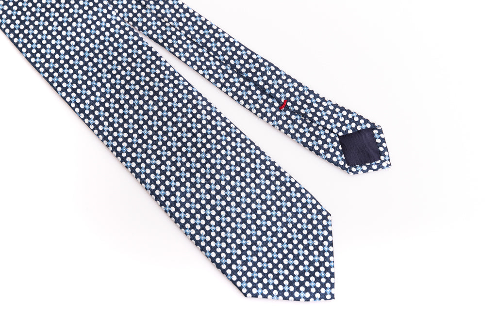 Blue tie with light blue and white pattern 100% silk