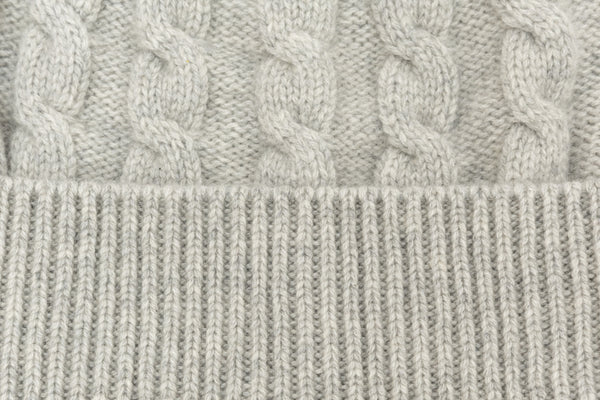 Lichtgrijze kasjmier muts