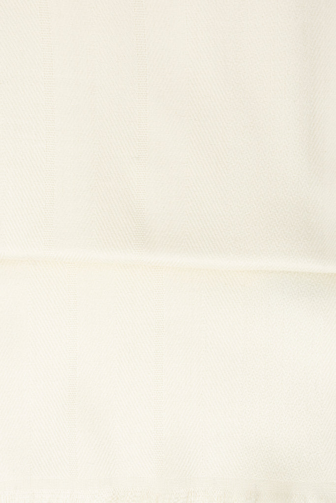 Bela šal iz mešanice kašmirja in svile