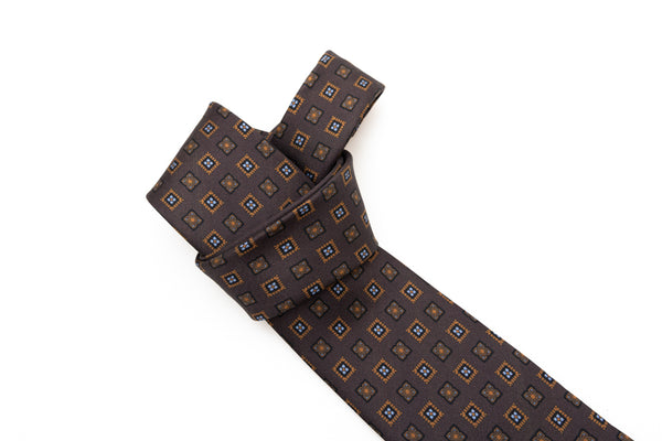 Brown tie with pure geometric silk