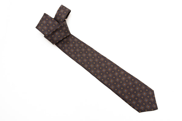 Brown tie with pure geometric silk