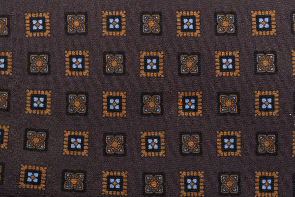 Brown tie with pure geometric silk