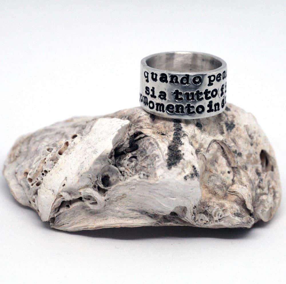 anello_uomo_con_incisione