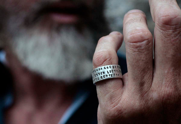 anello_uomo_argento con la stampa