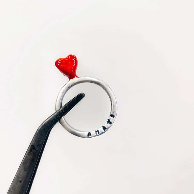 anello-con-cuore-rosso