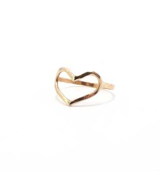 anello con cuore in oro