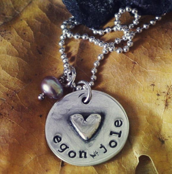 collana-argento-incisa con cuore e nome