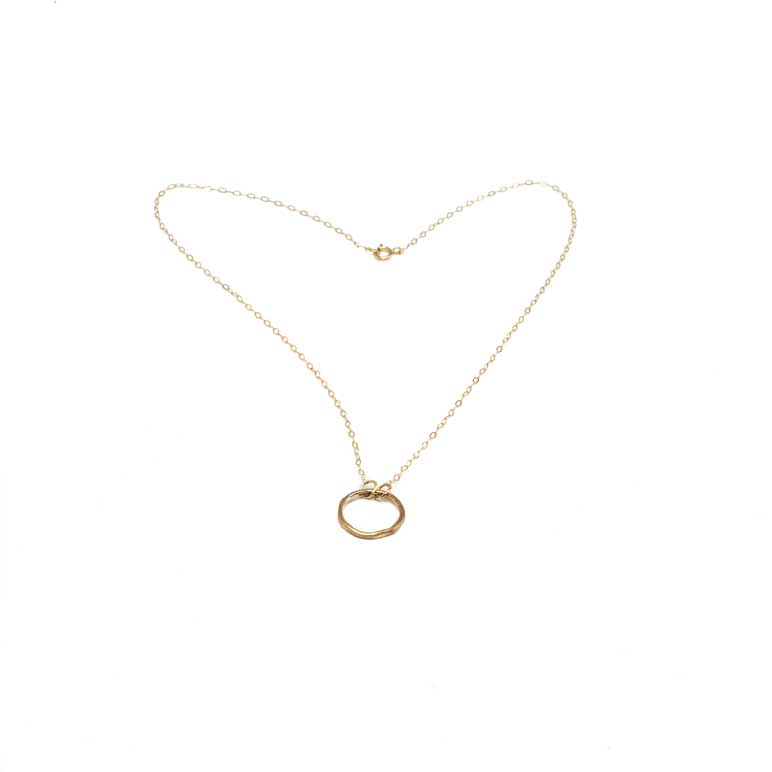 collana con cerchio in oro