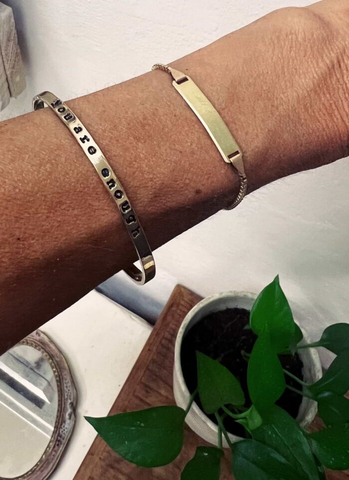 Bracciale rigido personalizzato in oro
