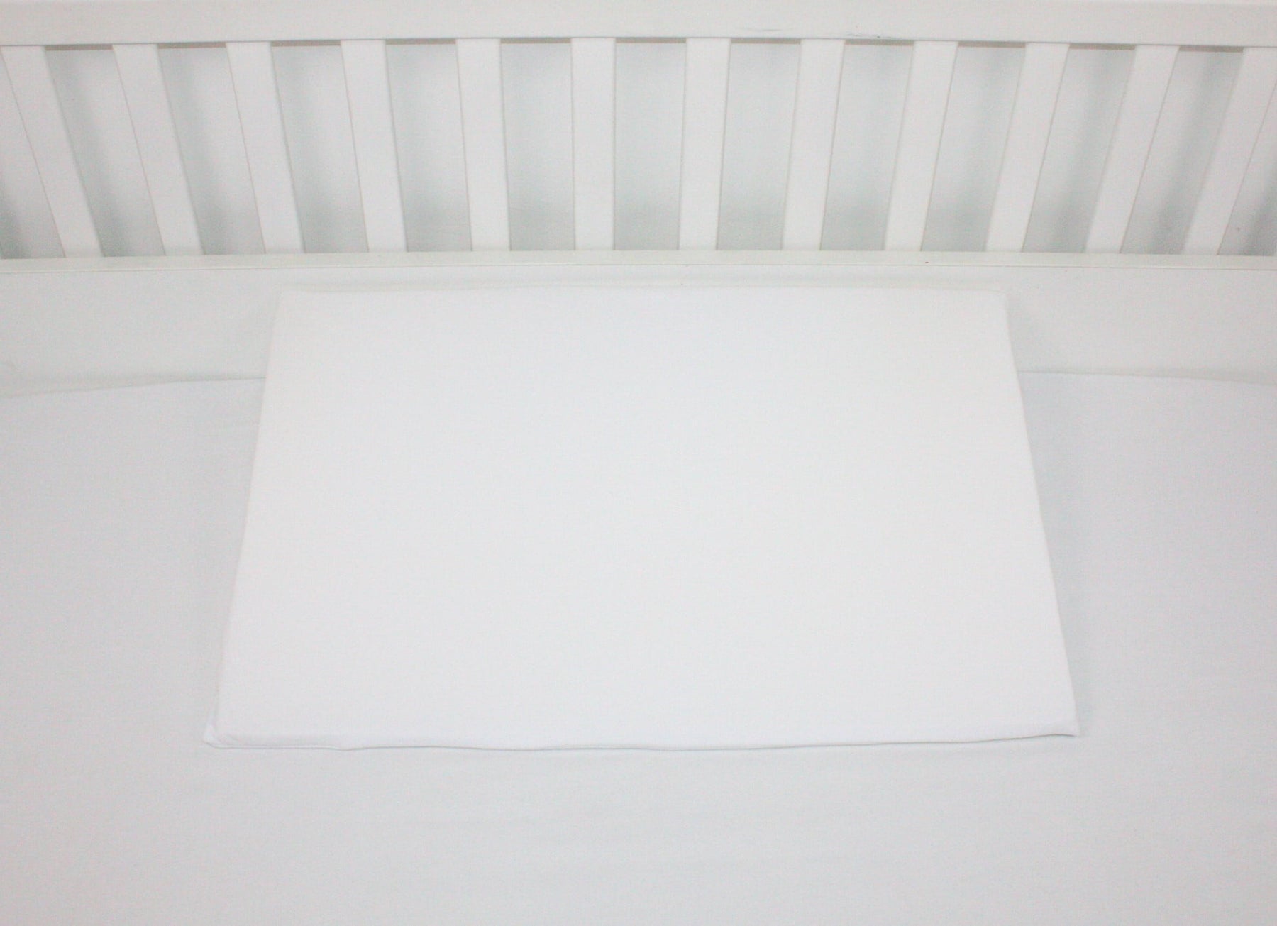 Baby wedge pillow - white