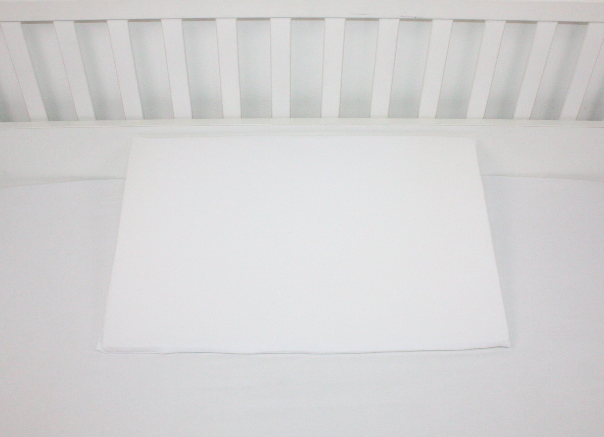 Baby wedge pillow - white
