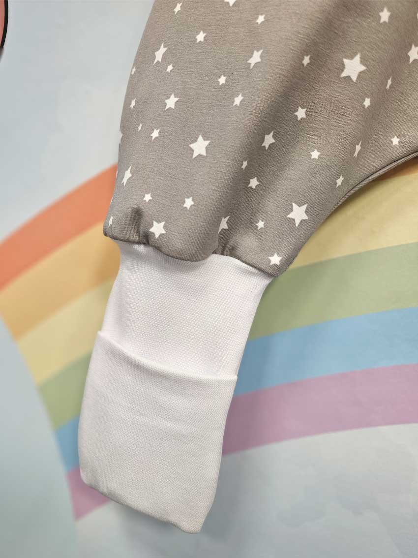 Tanja two-layer sleeping bag with legs - White stars on grey background