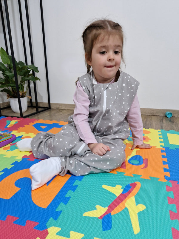 Tanja two-layer sleeping bag with legs - White stars on grey background