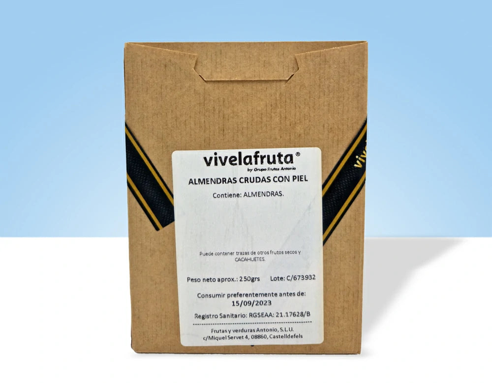 Raw almonds with skin, 250g