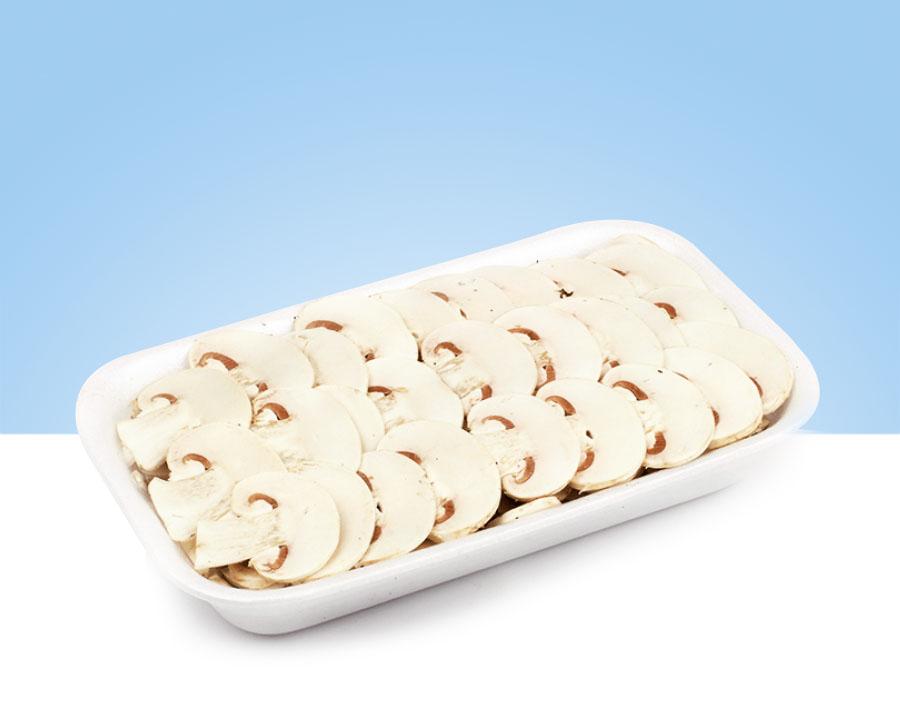 Bandeja de champiñón laminado fresco listo para cocinar
