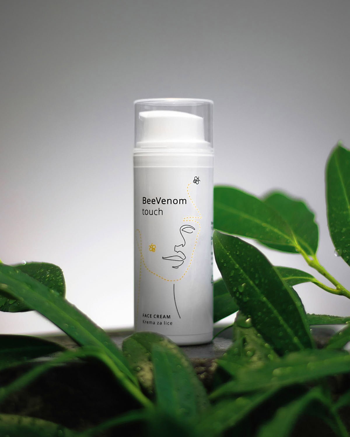 Face cream with bee venom