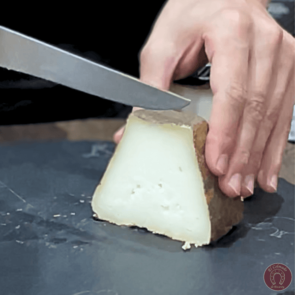 Queso cabra a la Pimienta Negra. Roca de Cabra, La Rioja.