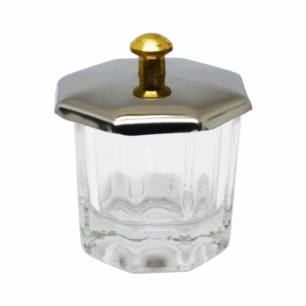 čašica s poklopcem