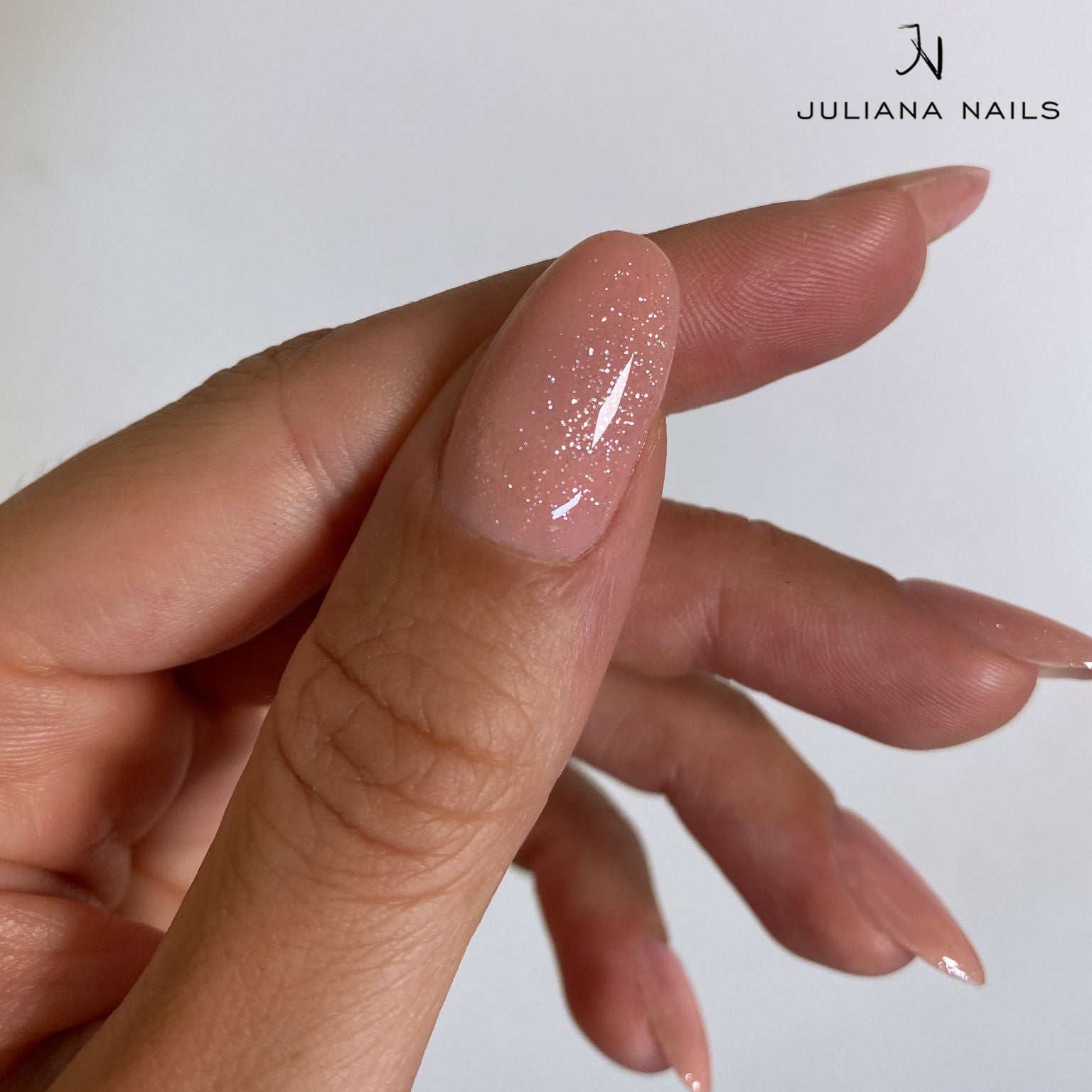 Gel Polish Effect Finish – Brilliant Glow