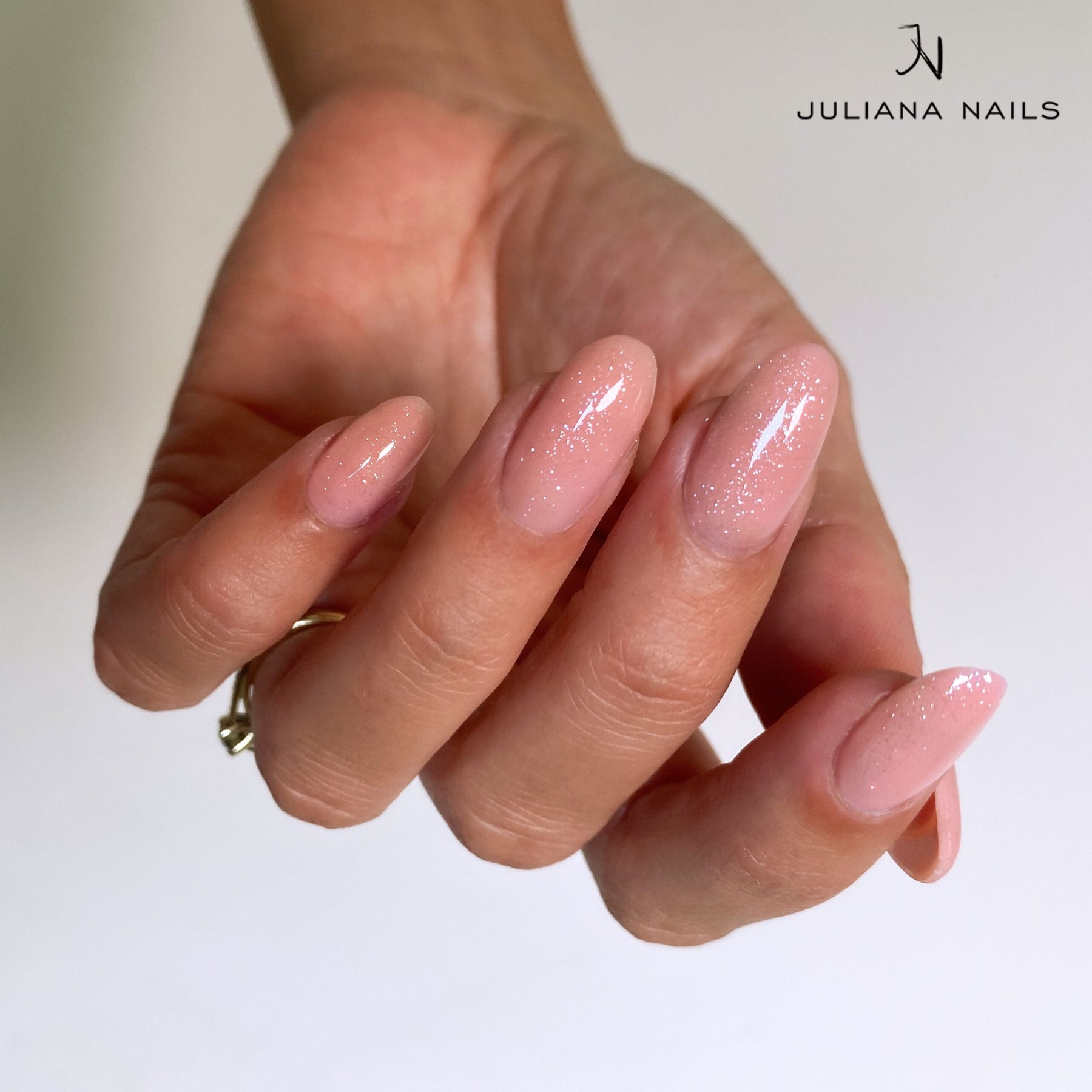 Gel Polish Effect Finish – Brilliant Glow