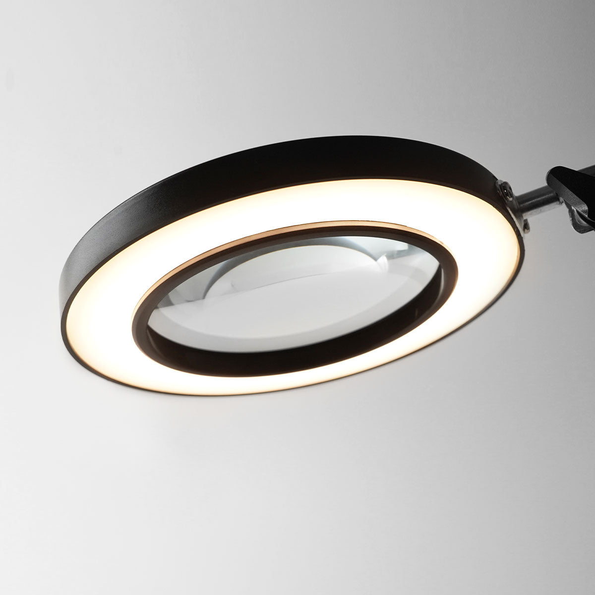 Zoom It! – LED Desk Lamp JN