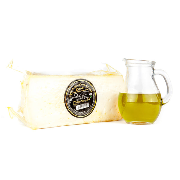 Aged Goat Cheese from Raw Milk in Extra Virgin Olive Oil Grande