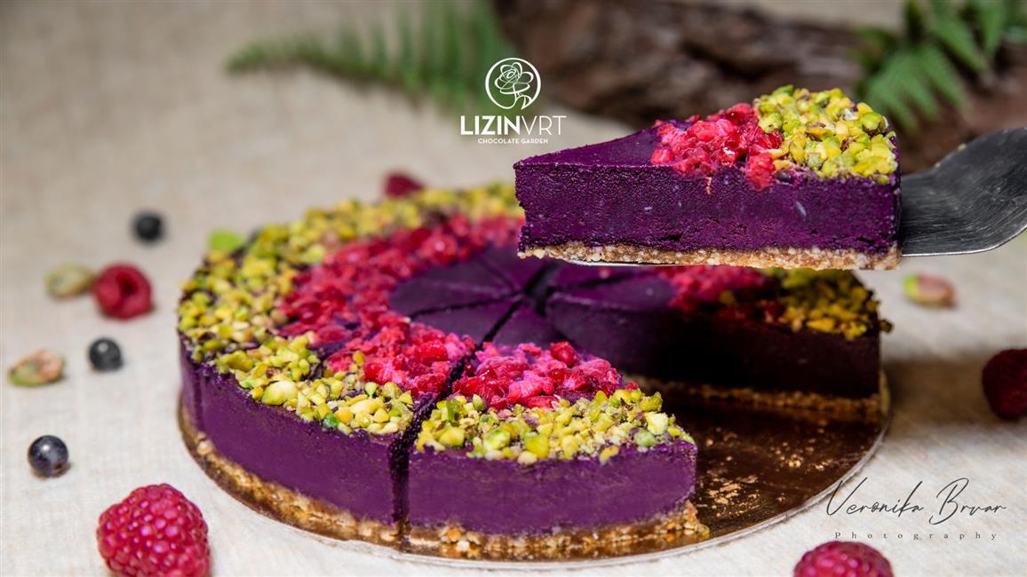 EKO PRESNA TORTA - gozdna borovnica / ORGANIC RAW CAKE - forest blueberry