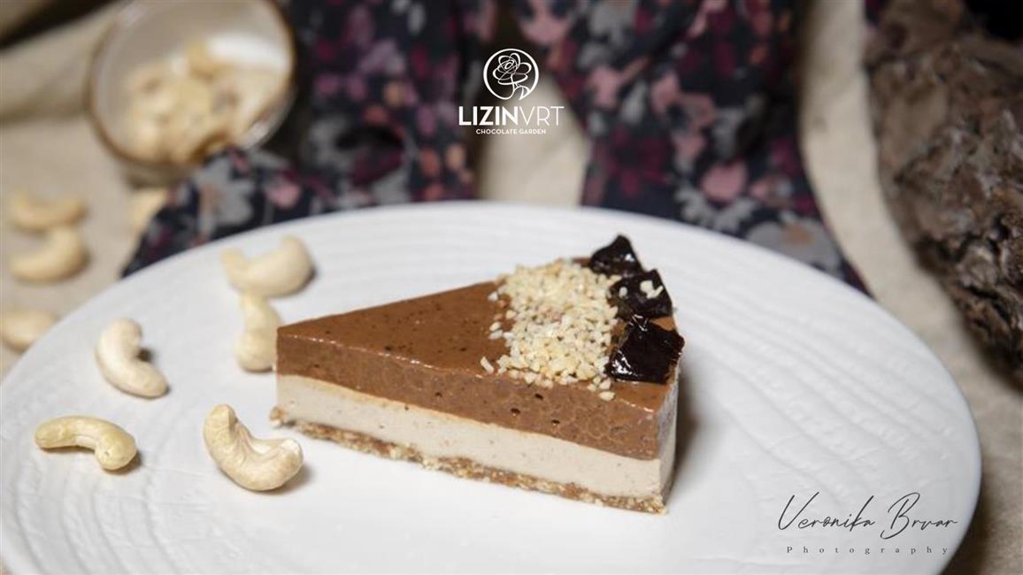 EKO PRESNA TORTA sliva / ORGANIC RAW CAKE plum
