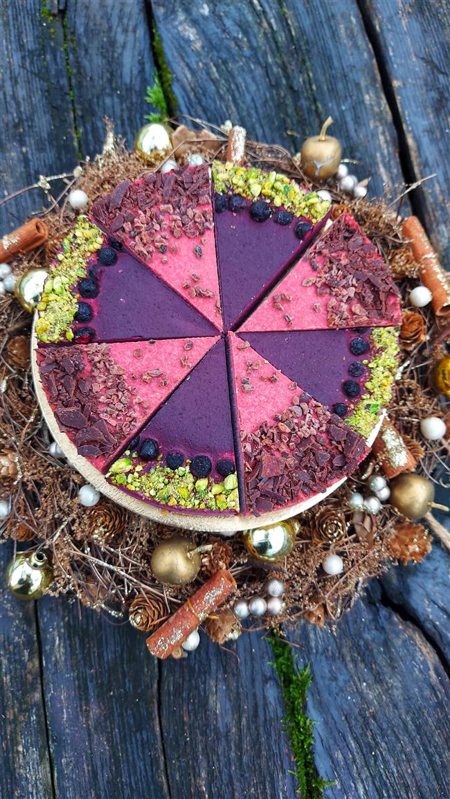 Raw cake with EKO certification - DUO MIX - blueberry and strawberry/chocolate (small/8 pieces/diameter-18)