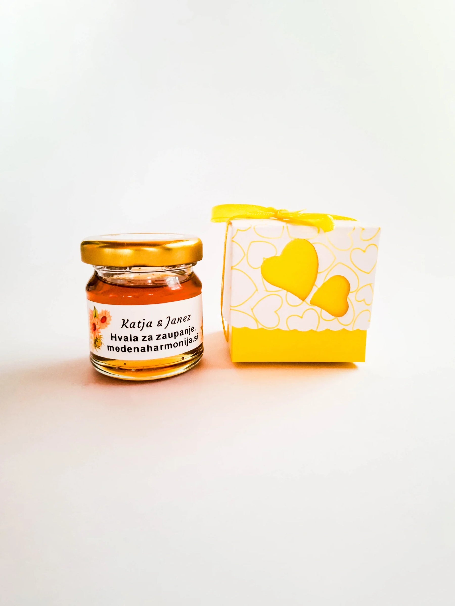 Organic Honey in a Yellow Box