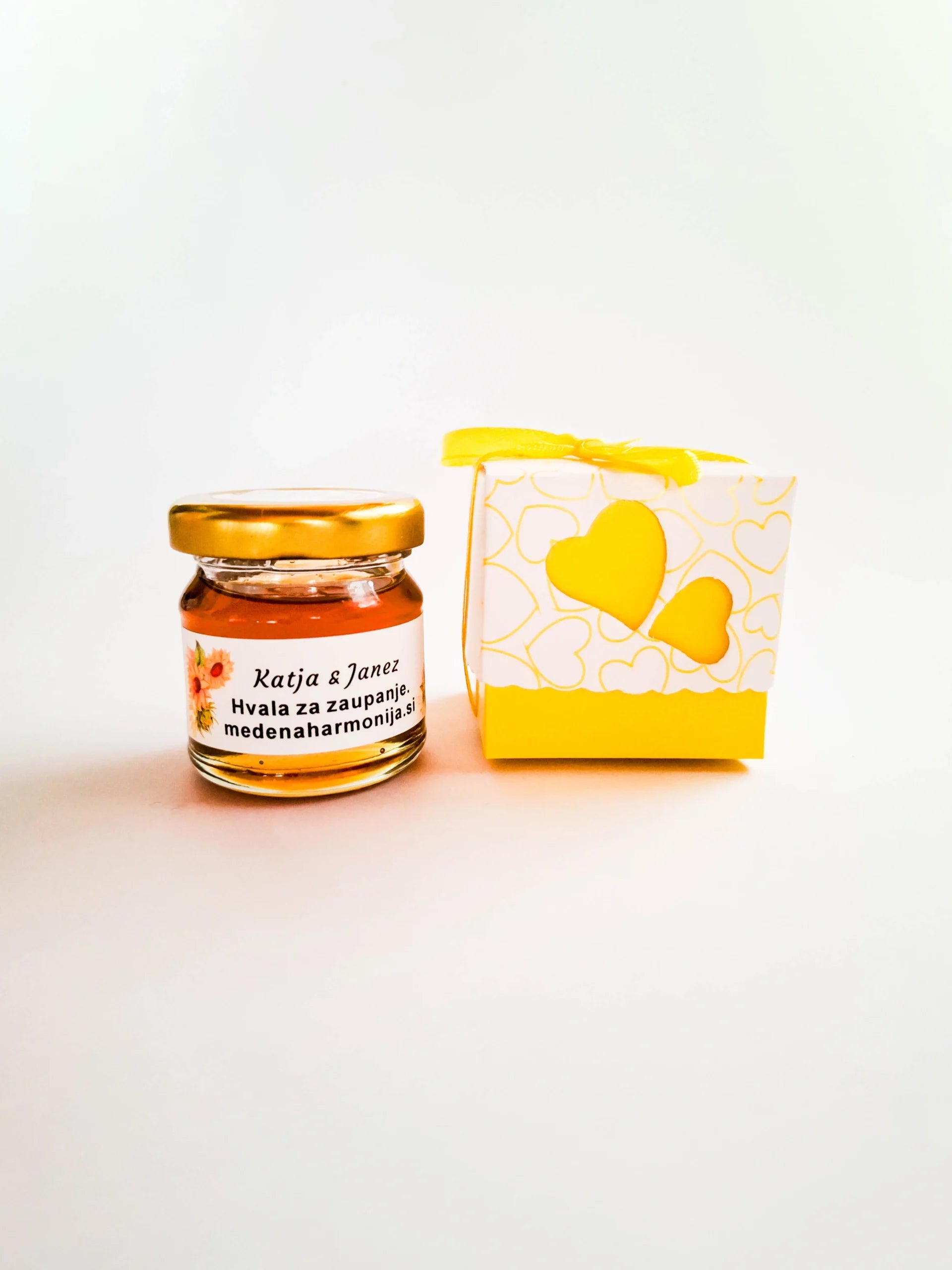 Organic Honey in a Yellow Box