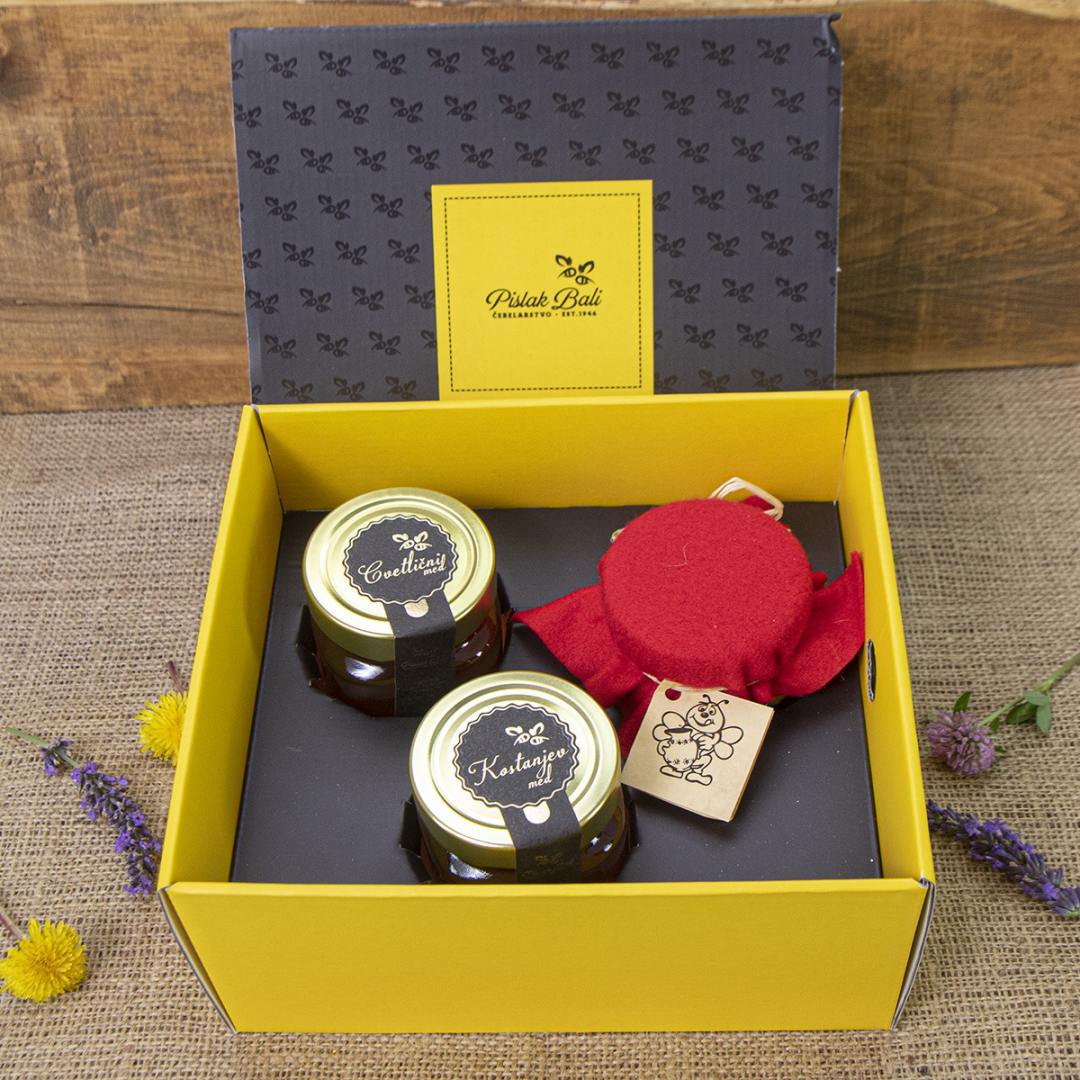 EXCLUSIVE GIFT PACKAGE