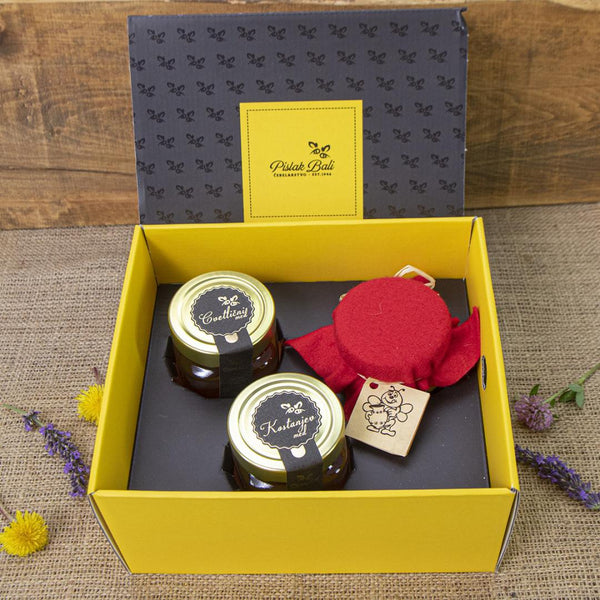 EXCLUSIVE GIFT PACKAGE