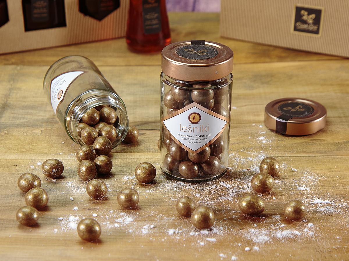 HAZELNUTS IN HONEY CHOCOLATE