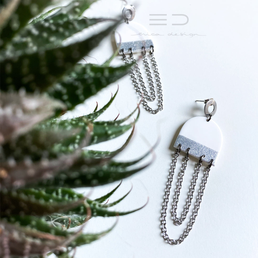 dangle ovals | white