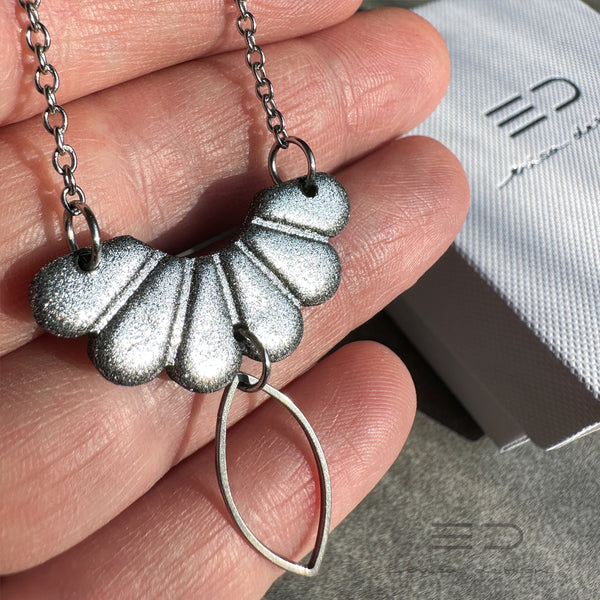 butterfly | black - silver