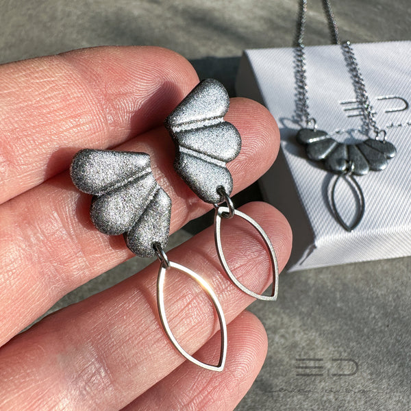 butterfly | black - silver