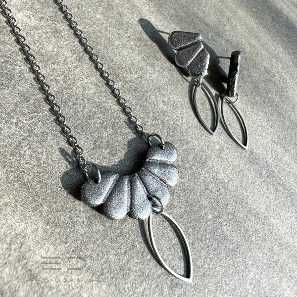 butterfly | black - silver