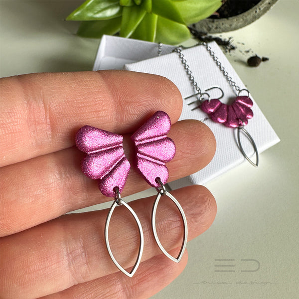 butterfly | fuchsia glitter