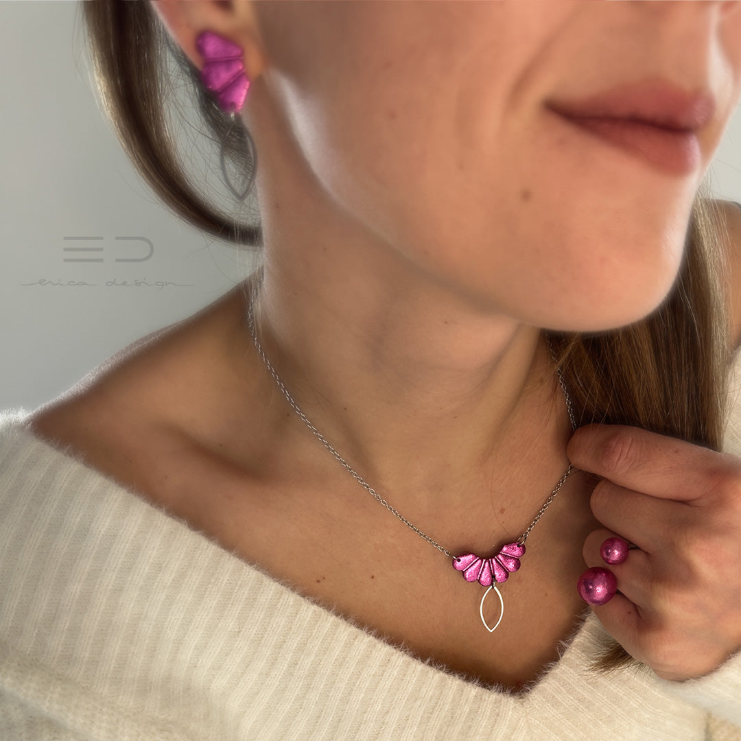 butterfly | fuchsia glitter