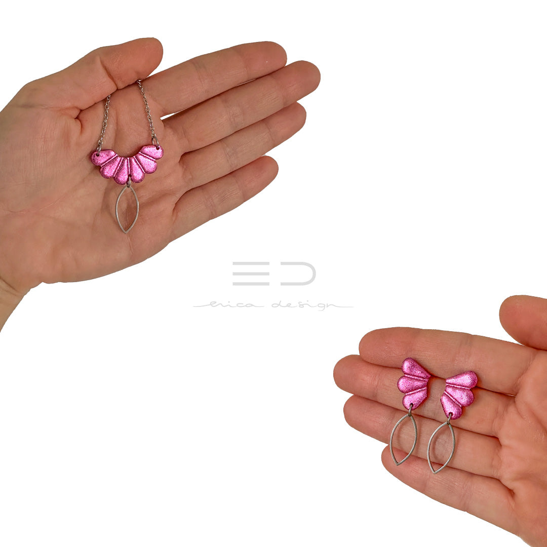 butterfly | fuchsia glitter