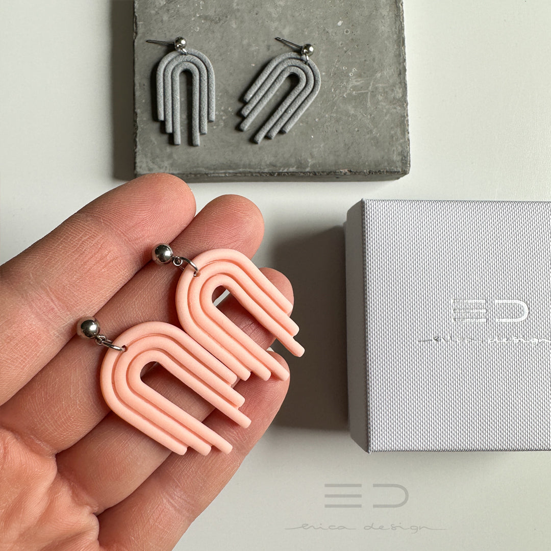 rainbow - hanging earrings | gray/apricot
