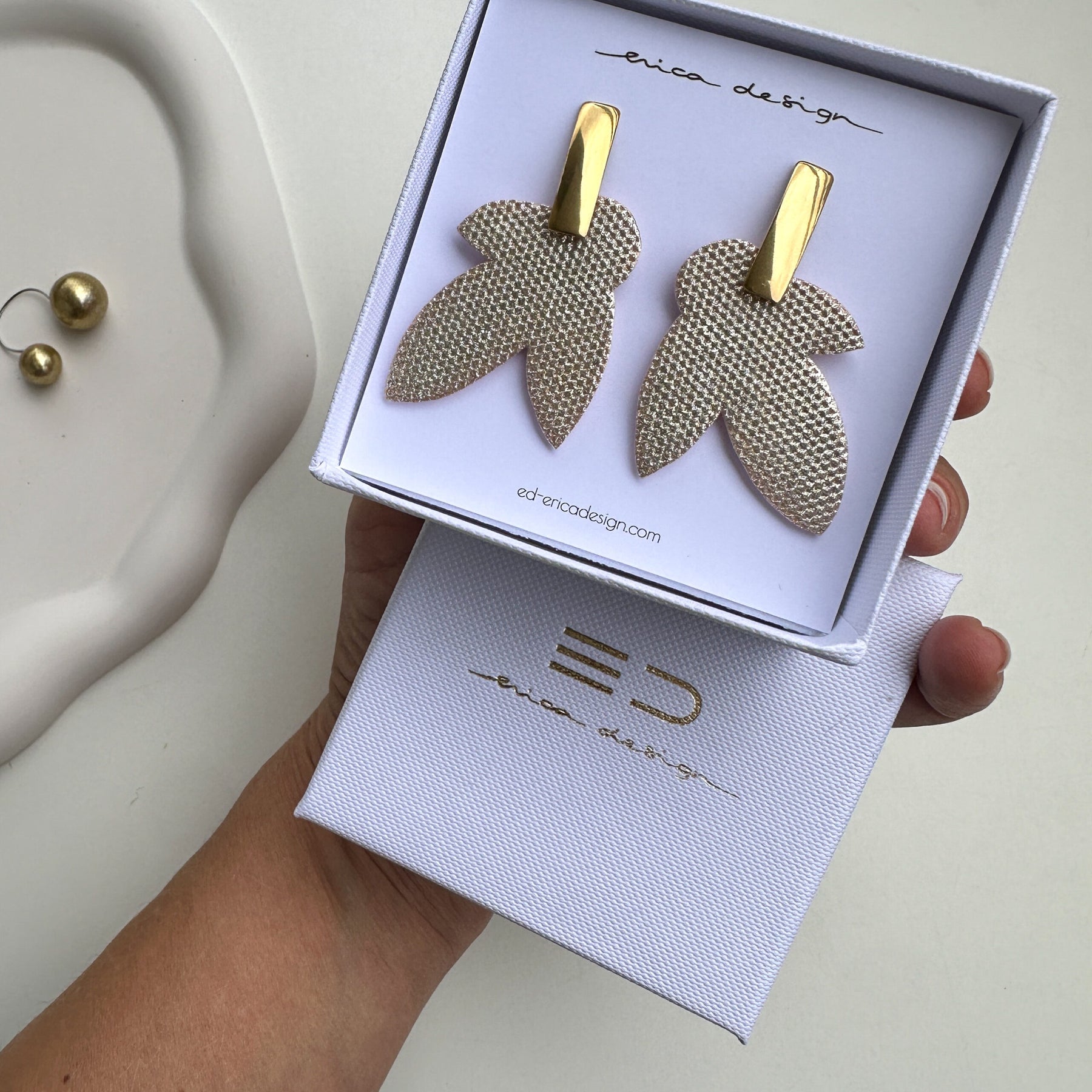 snowbell flower | drop earrings