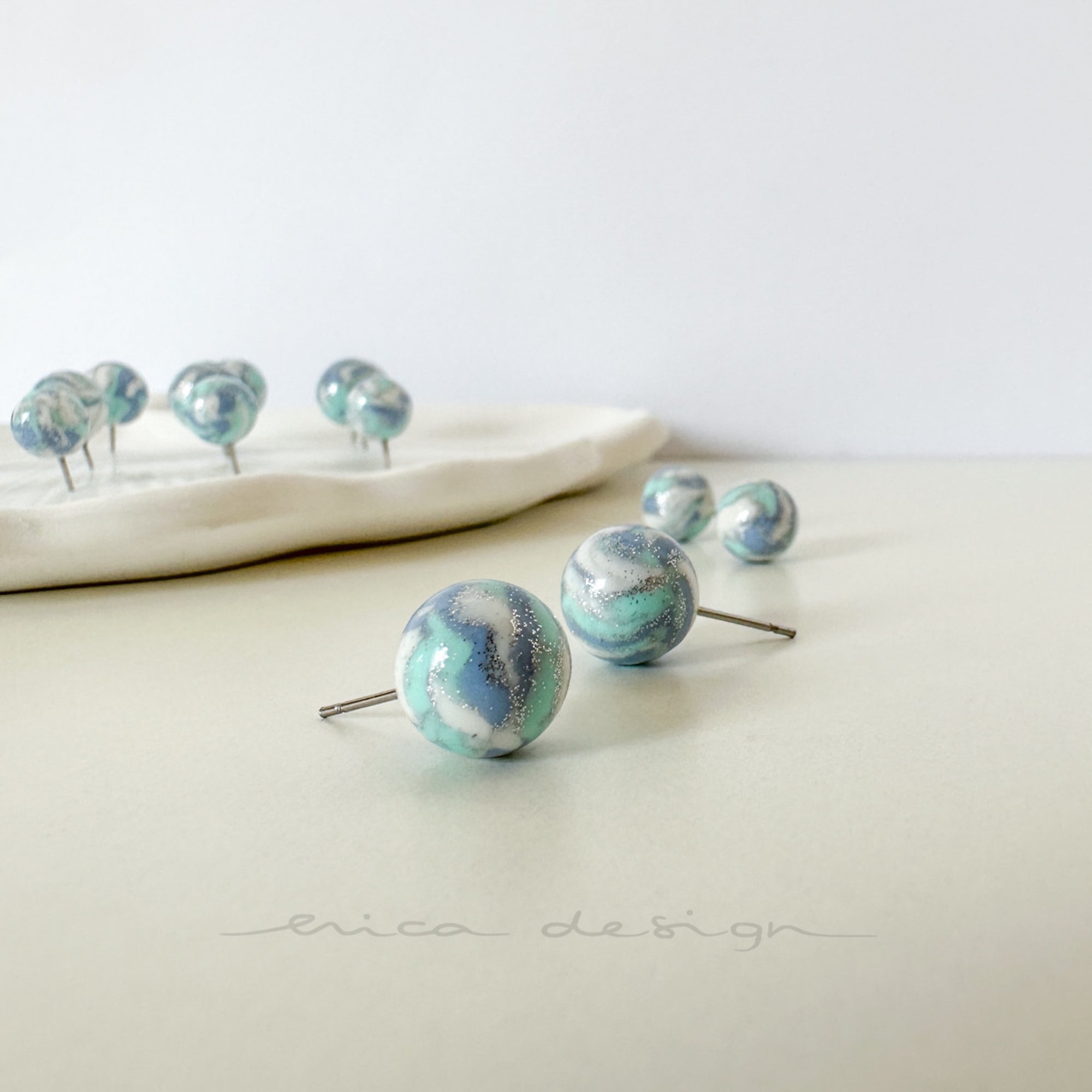 bulb studs | blue