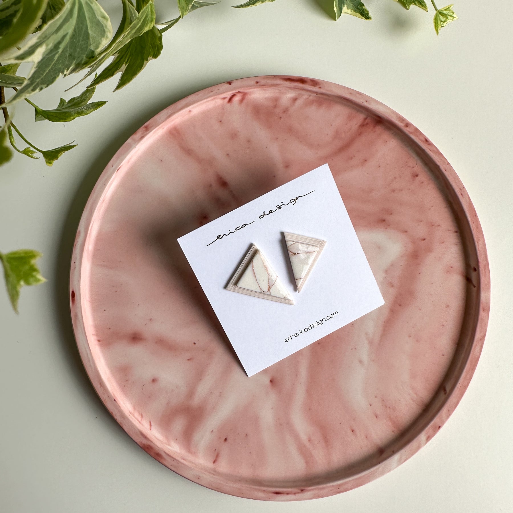Asimmetrico . Edizione Limitata | Orecchini a Perno Marmo Rosè