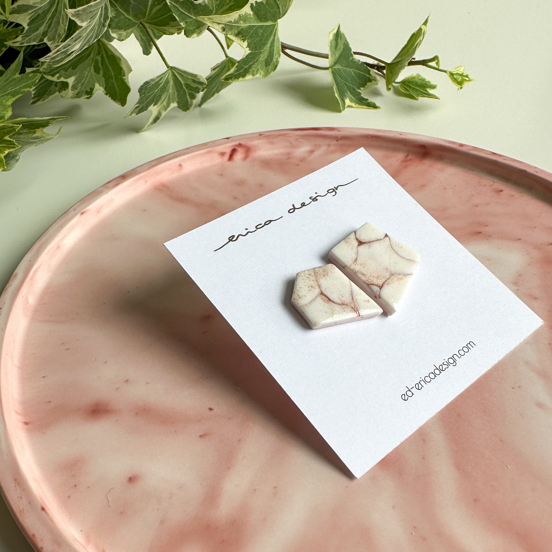 Asimmetrico . Edizione Limitata | Orecchini a Perno Marmo Rosè