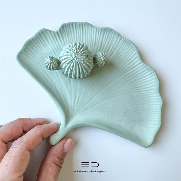 DECORATIVE GINKGO TRAY | WHITE GREEN