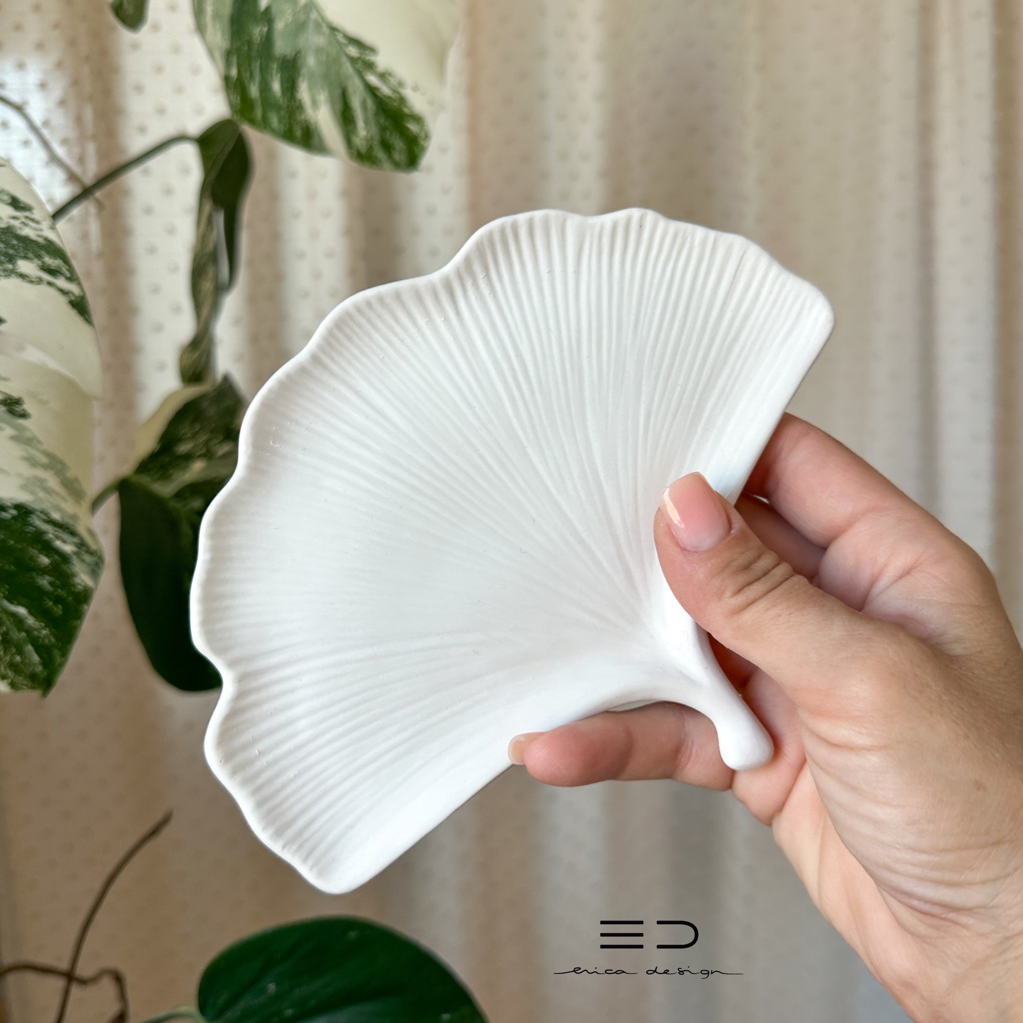 DECORATIVE GINKGO TRAY | WHITE GREEN