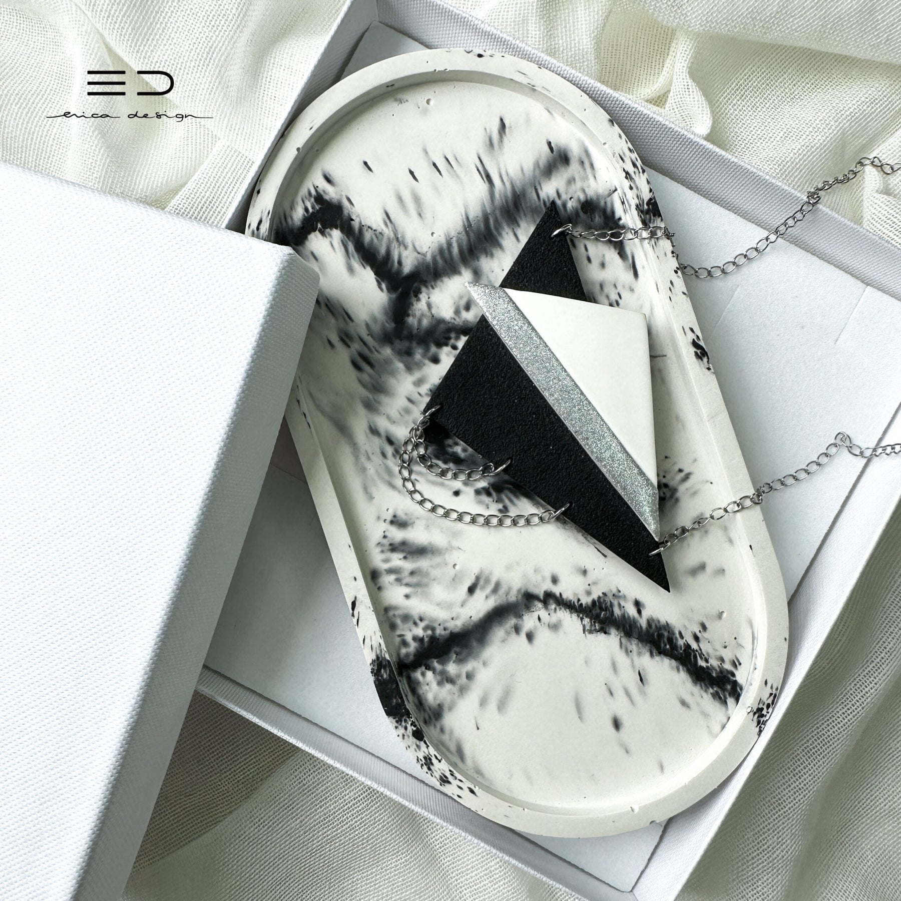 gift set | black